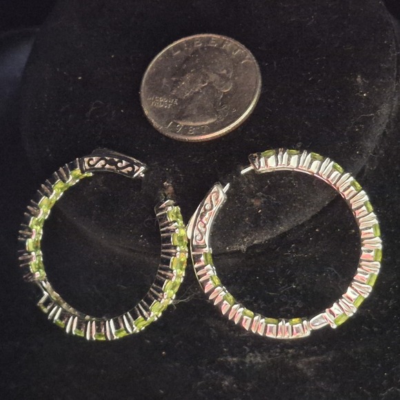 Vtg Sterling Silver Peridot Hoop Huggie Earrings Green Gemstone 1.25" Eternity - Picture 4 of 6